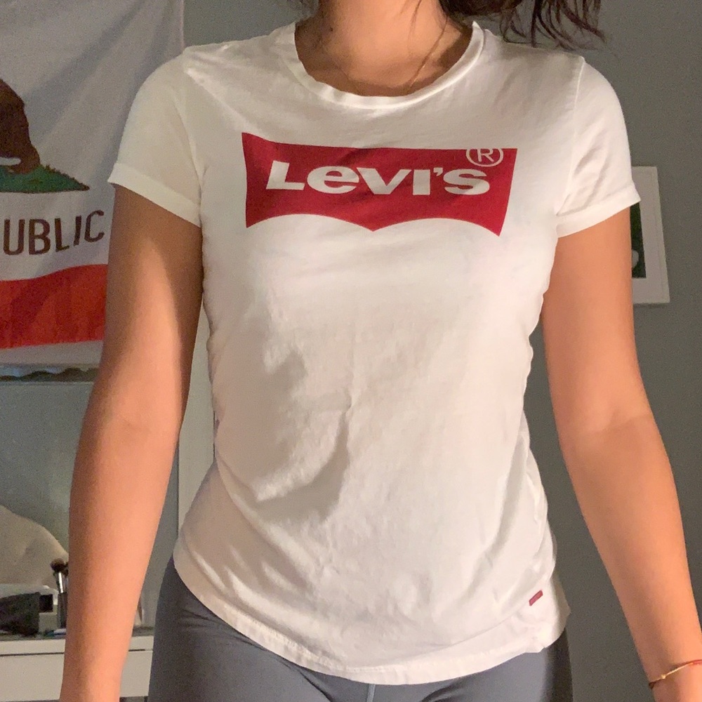 Levis Tee